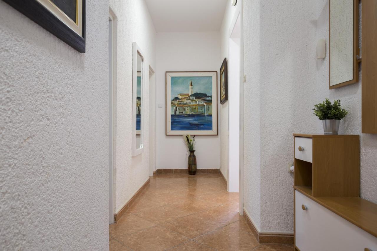 Karmelo Appartment Davorka 로비니 외부 사진
